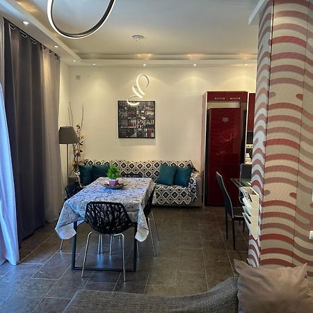 Renovated Flat With Acropolis View Daire Atina Dış mekan fotoğraf
